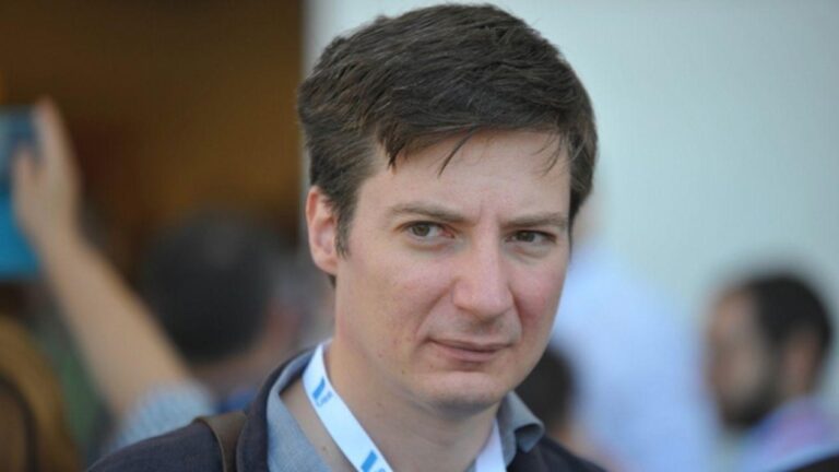 Andrei Caramitru: Putin vă mulțumește, cretinilor!