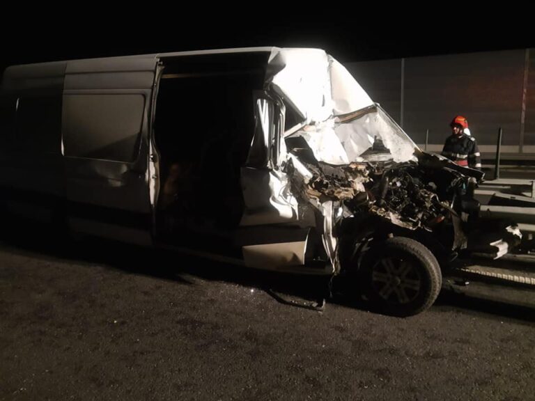 Accident cu 6 răniţi, noaptea trecută, pe A1