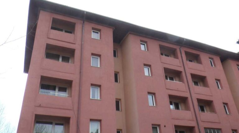 Universitatea Petroșani, ”generoasă” cu refugiații ucraineni: Vreți cazare, scoateți banii!