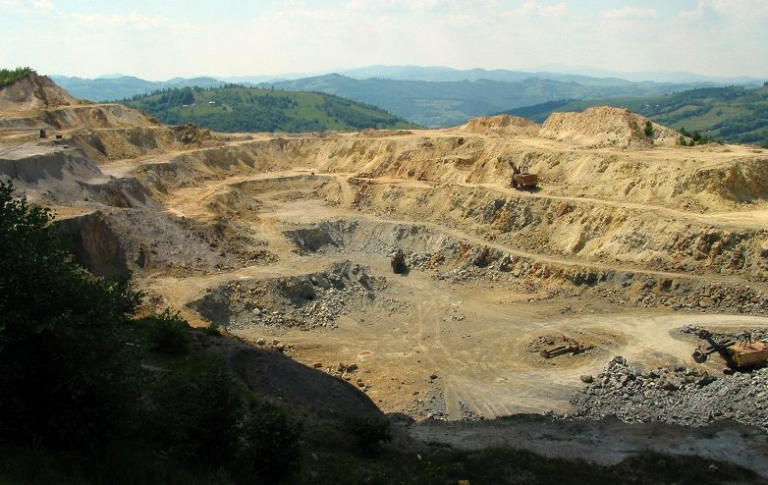 Mutare de CRIZĂ: Cîțu vrea să se exploateze aurul de la Roșia Montană