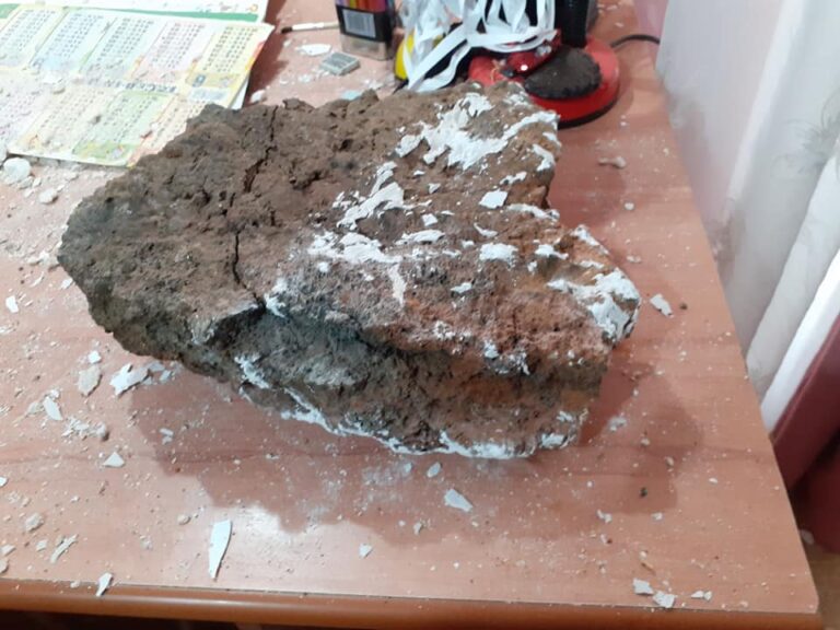 „METEORITUL” din Hunedoara este o bucată de zgură din fostul Combinat Siderurgic