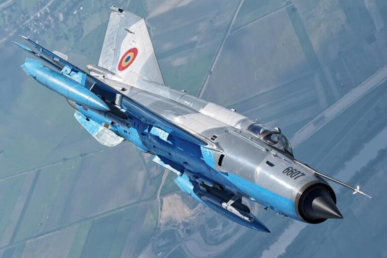 TRAGEDIE AVIATICĂ: Opt militari au murit după ce un Mig 21 LanceR și un elicopter Puma s-au prăbușit în Dobrogea