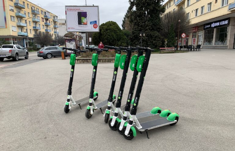 De astăzi, devenii au la dispoziţie trotinete electrice