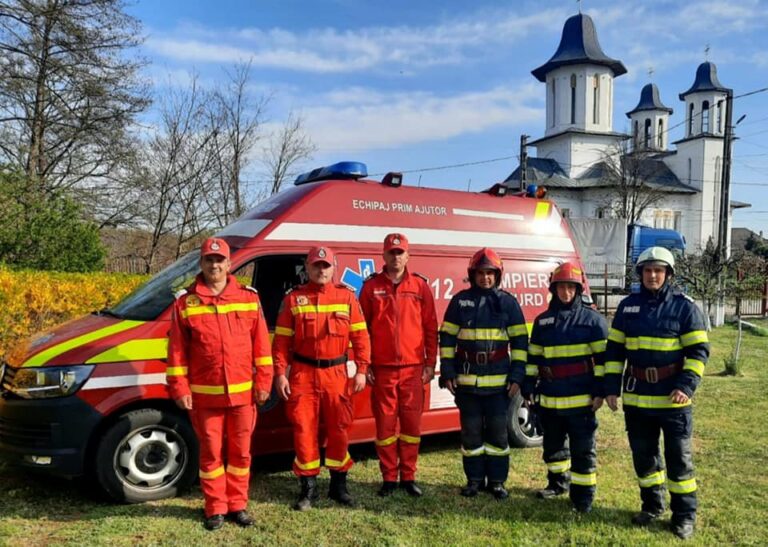 Pompierii vor păzi Mănăstirea Prislop în noaptea de Înviere
