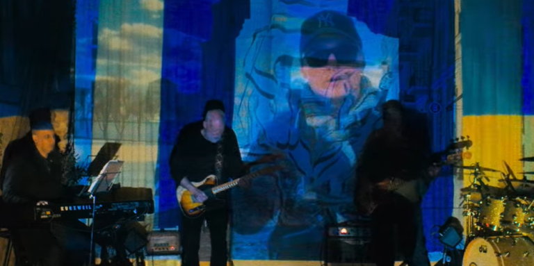 Pink Floyd a lansat astăzi ”Hey, Hey, Rise Up!” – în sprijinul poporului ucrainean. ASCULTĂ acest single