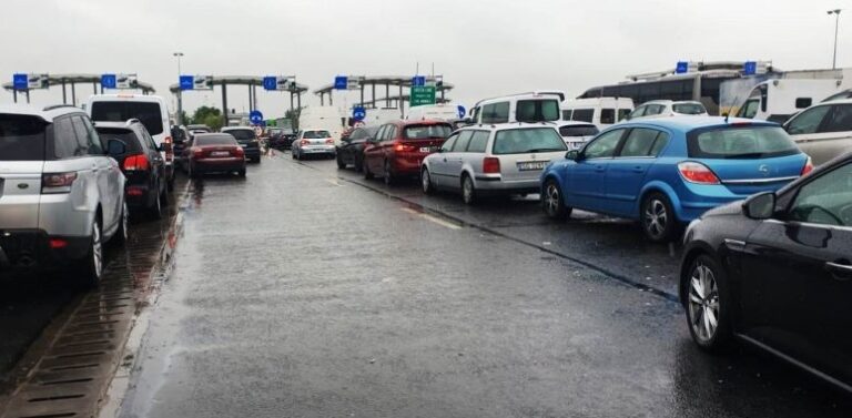 AGLOMERAŢIE la vămile din Vestul ţării, pe sensul de ieşire din România