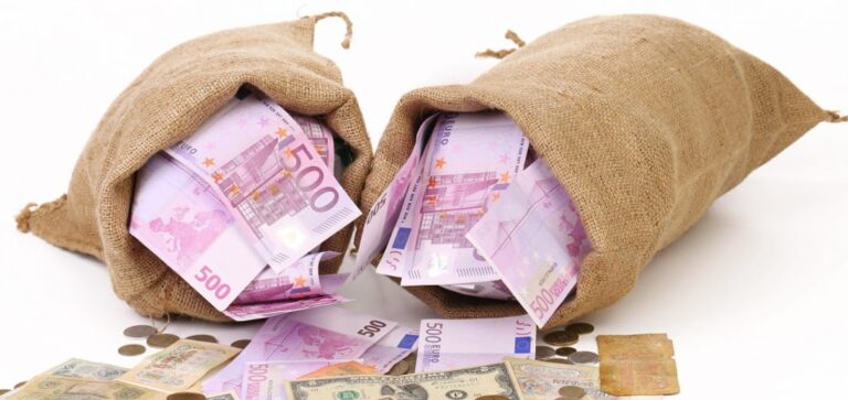 Partidele politice primesc în aprilie o subvenție de peste 4,2 milioane euro