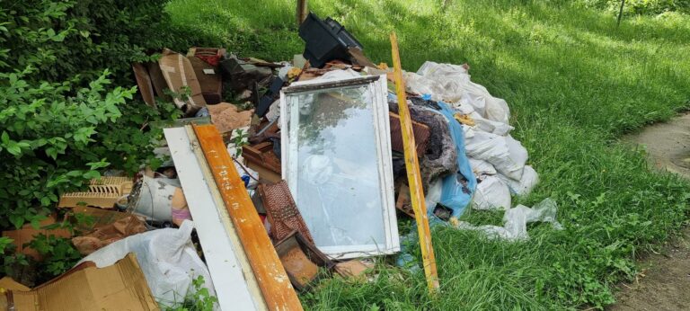 HUNEDOARA: Amendă-record pentru depozitare ilegală de deşeuri