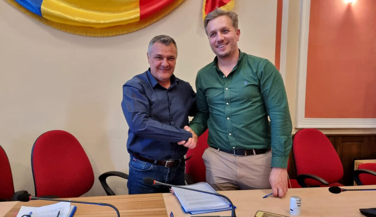 S-a semnat contractul de 10 milioane de euro pentru modernizarea infrastructurii transportului public local în Deva