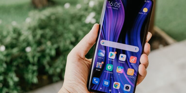 DEVA: Telefon mobil furat după metoda Putin/Ucraina
