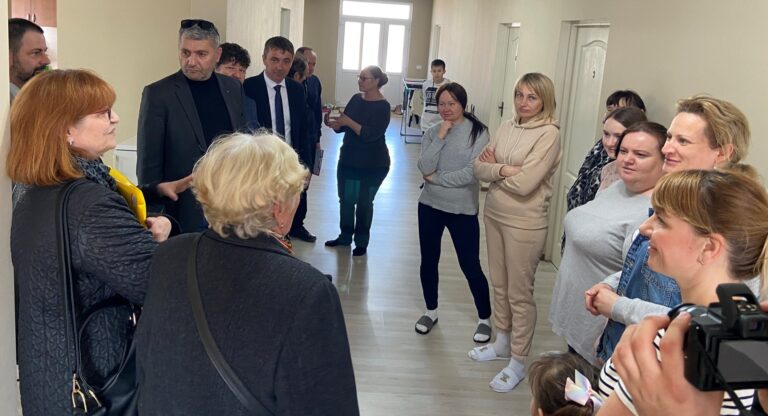 Hunedorenii care au găzduit refugiaţi ucraineni primesc banii de la Guvern, pentru luna martie