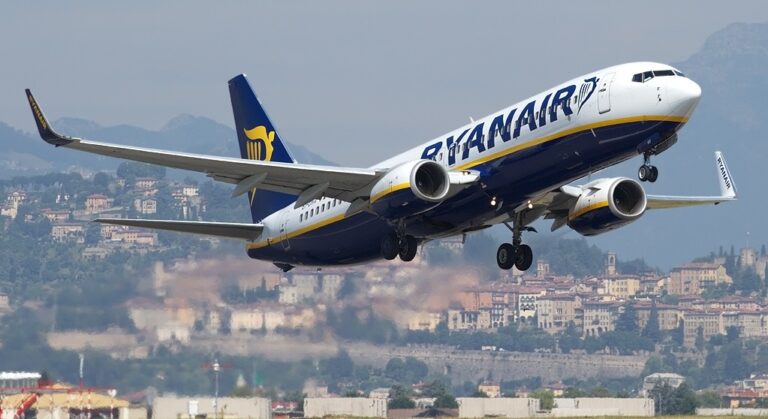 Atenționare de călătorie în Spania. Cursele spre și dinspre România, afectate de greva însoțitorilor de zbor ai companiei Ryanair