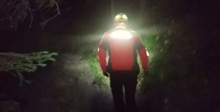Noapte albă pentru salvamontiştii hunedoreni: două acţiuni de salvare în Retezat