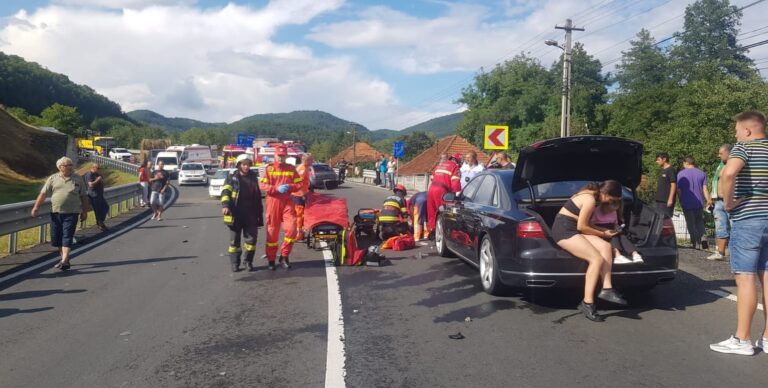 Un jandarm aflat în concediu a salvat viața bărbatului rănit în accidentul rutier de la Vălișoara