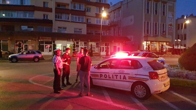 Tânără drogată conducea seara prin Brad