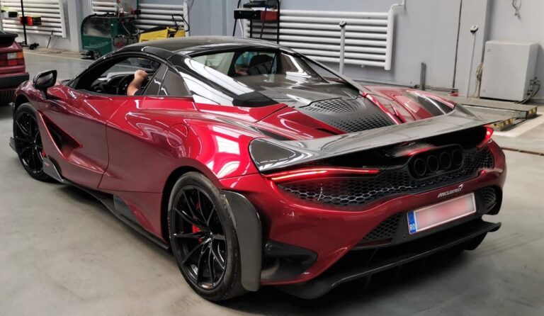 Ce hârburi mai înmatriculează românii: McLaren 765LT Spider, 755 de cai putere, ediție limitată, la RAR Grivița