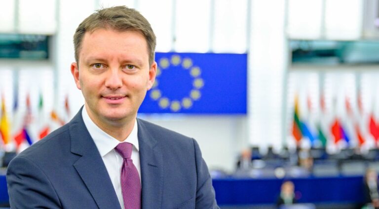 Europarlamentarul hunedorean Siegfried Mureșan: Fără cetățeni ruși în Uniunea Europeană!