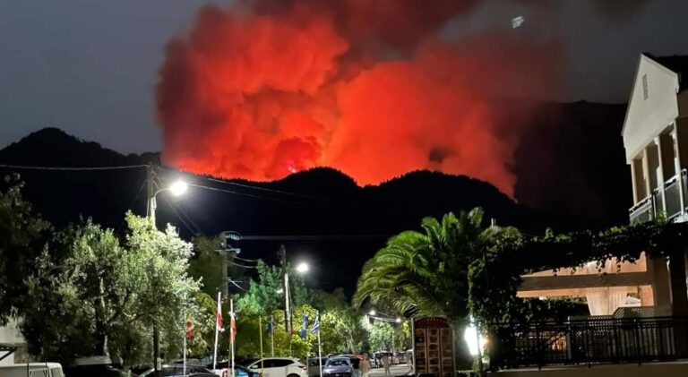 INCENDIU DEVASTATOR pe insula Thassos, locul de vacanță preferat al multor români. Avertizarea transmisă de MAE