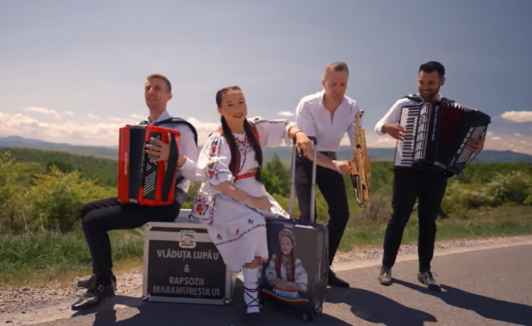 VIDEO: Vlăduța Lupău și Rapsozii Maramureșului fac SHOW la Serbările Cetății Deva. Vezi programul complet
