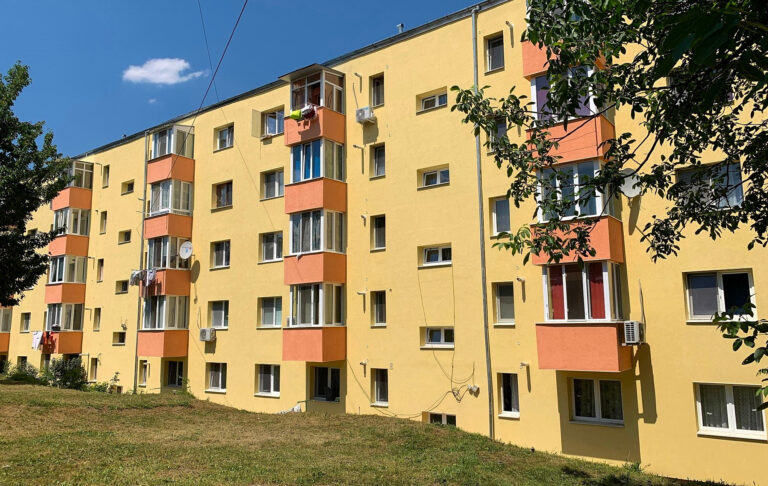 Încă patru blocuri din Deva vor fi reabilitate termic, pe fonduri europene. Vezi care sunt acestea
