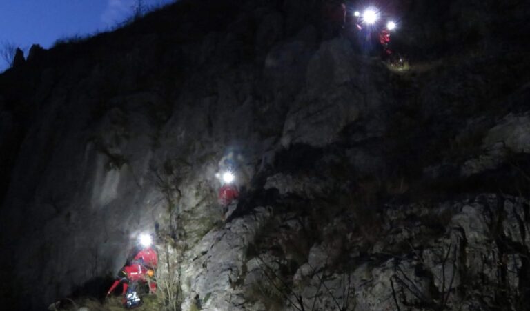 Tânărul DISPĂRUT în Masivul Retezat a fost găsit fără viaţă, zdrobit de stânci