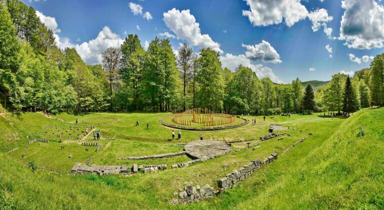 Peste 7 milioane de euro pentru siturile antice Sarmizegetusa Regia și Ulpia Traiana Sarmizegetusa