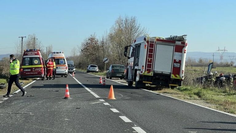 ACCIDENT între Făget și Margina, cu 7 persoane implicate. Intervin două elicoptere SMURD. Trafic blocat, circulație deviată