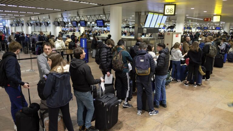 Grevă generală în Belgia, ATENȚIONARE DE CĂLĂTORIE