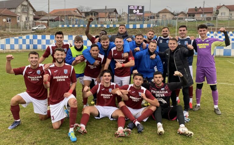 <strong>Echipa de fotbal CSM Deva redevine lider după ce a învins echipa din Filiaşi cu 5-0, în deplasare</strong>