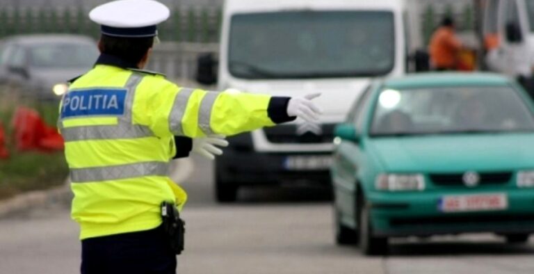 Un șofer cu 7 PĂCATE, prins de Poliția Rutieră pe o stradă din Deva. Ce sancțiune incredibilă a primit