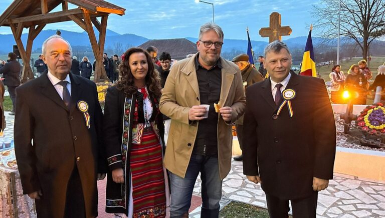 Derbedeul extremist Guido Reil a mâncat, a băut, i-a plăcut. Și tot nu a cerut scuze pentru jignirile aduse României