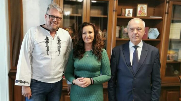 Nistor şi Intotero l-au primit la Deva pe derbedeul extremist Guido Reil, cel care a jignit România în Parlamentul European