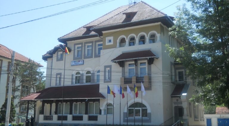Juristul Primăriei Lupeni, ARESTAT pentru LUARE DE MITĂ. A cerut 50.000 de euro șpagă