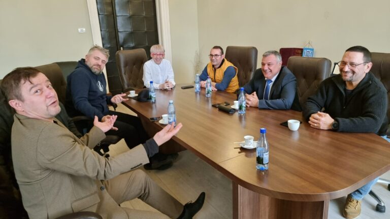 VĂRU SĂNDEL va turna filmul ”K ÎN REȚETĂ”, primul lung-metraj filmat integral în Deva