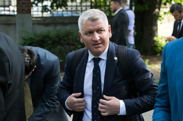Florin Roman, desemnat vicepreședinte al Camerei Deputaților. El demisionase din Guvern în urma acuzațiilor de plagiat