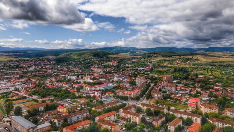 Astăzi se împlinesc 55 de ani de când Hunedoara este municipiu