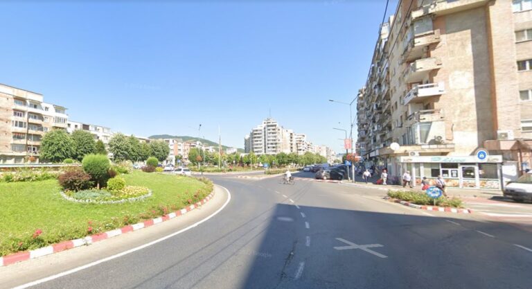 Astăzi aniversează 1 AN: El din Zam și Ea din Dobra. S-au ciocnit în giratoriu la Deva, de Ziua Îndrăgostiților