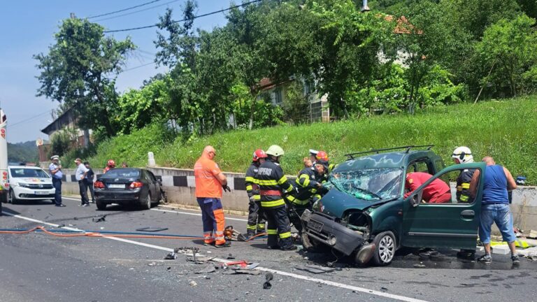 ULTIMA ORĂ: ACCIDENT GRAV între Deva și Brad, în zona Dealu Mare – Săliștioara. CINCI VICTIME
