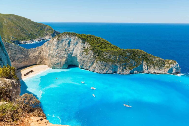 ATENȚIONARE DE CĂLĂTORIE ÎN GRECIA: COD ROȘU, 44 °C și pericol de incendii în perioada următoare