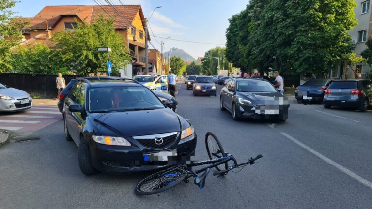 ACCIDENT pe strada Eminescu din Deva: un biciclist de 30 de ani a ajuns la spital. POVESTEA DIN SPATELE ŞTIRII