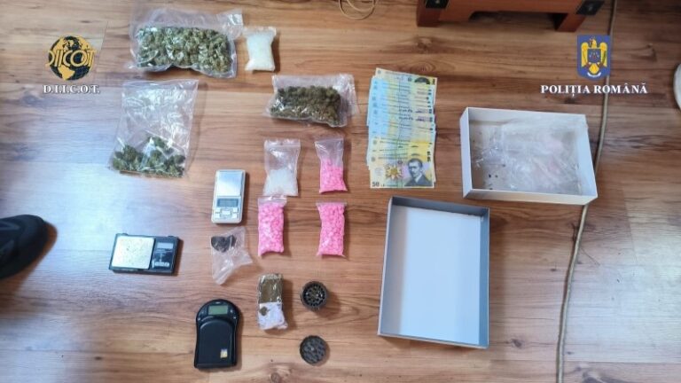 UN SINGUR TRAFICANT de droguri, prins sâmbătă la UNTOLD. Ce au găsit poliţiştii anti-mafia asupra lui