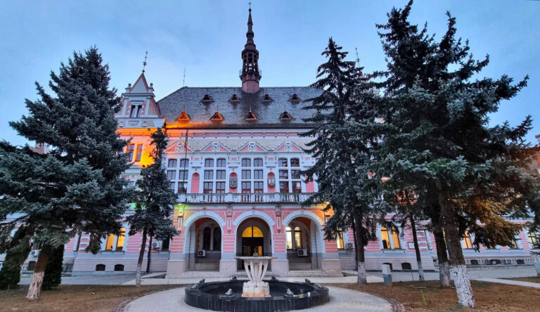 Ciolacu și Ciucă anunță APOCALIPSA pentru funcționari