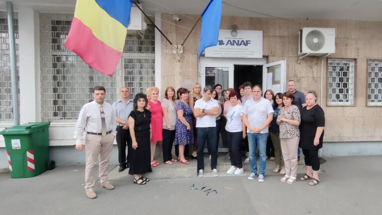 ULTIMA ORĂ: Protest spontan al angajaților ANAF în municipiul Hunedoara
