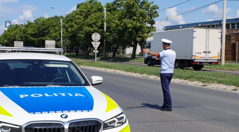 Jumătate DROGAȚI, jumătate RUPȚI DE BEȚI. Ce a găsit Poliția Rutieră pe șoselele din județul Hunedoara în acest weekend