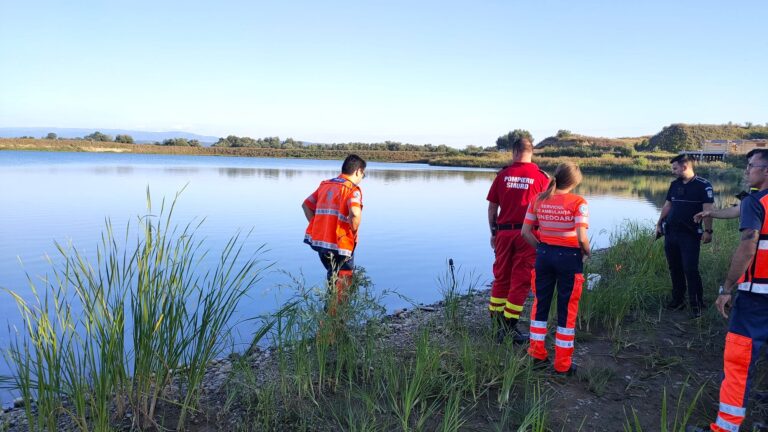 DRAMĂ LA PESCUIT: Un bărbat de 65 de ani s-a înecat într-o baltă din localitatea Hărău