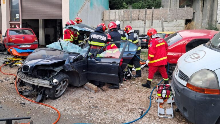 ULTIMA ORĂ: DROGURI găsite de Poliție în BMW-ul care a produs PRĂPĂD PE ȘOSEA la Petroșani