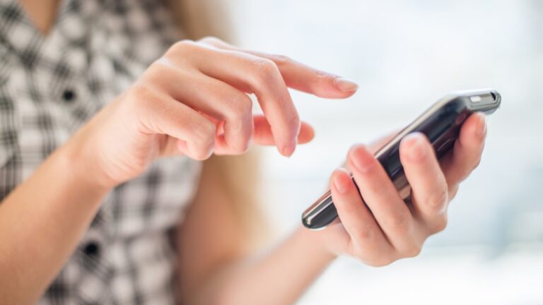 PERICOL: Atenție mare la TASTA 1 a telefonului! Poliția avertizează că a apărut o NOUĂ ÎNȘELĂTORIE