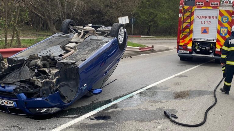 S-A DAT PESTE CAP cu mașina, la intrarea în Hunedoara, după ce a tras de volan ca să evite un câine