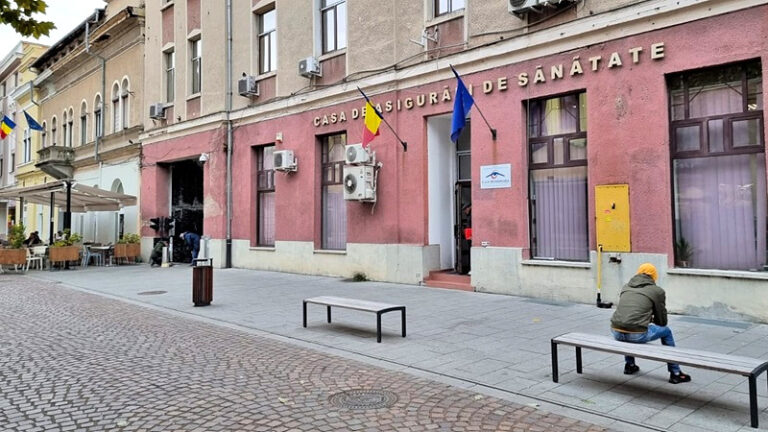 PROTESTUL S-A ÎNCHEIAT. Angajații Casei de Asigurări de Sănătate Hunedoara au reluat lucrul, după 12 zile de blocaj