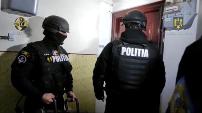 REȚEA DE TRAFICANȚI DE DROGURI din județul Hunedoara, destructurată de procurorii anti-mafia – VIDEO